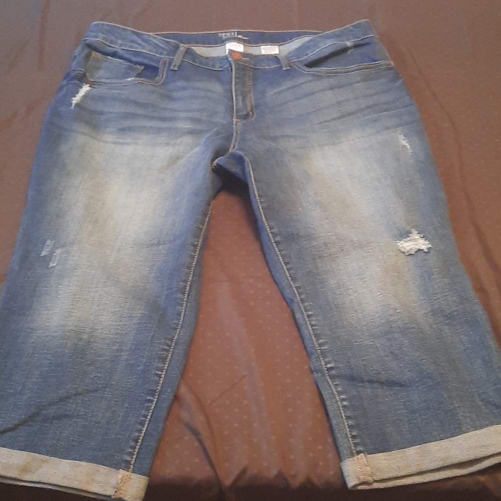 Time & Tru cropped capri